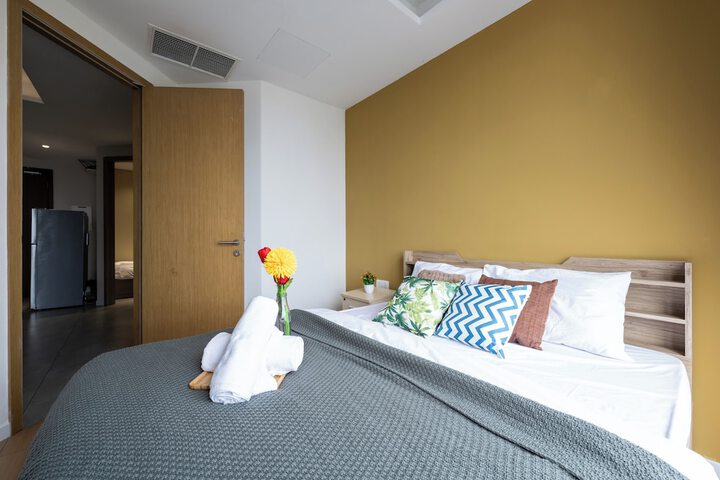 Room 4 of 48