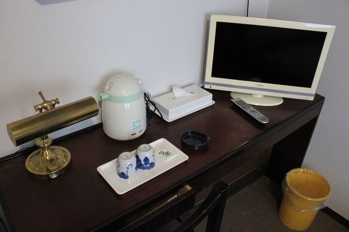 Room 10 of 19