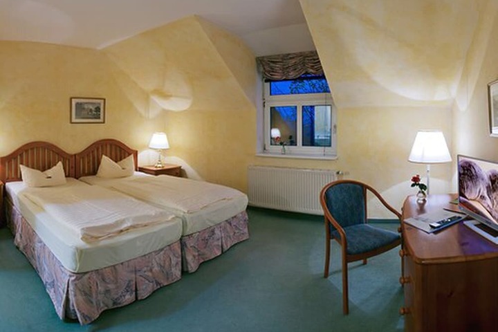 Room 5 of 36
