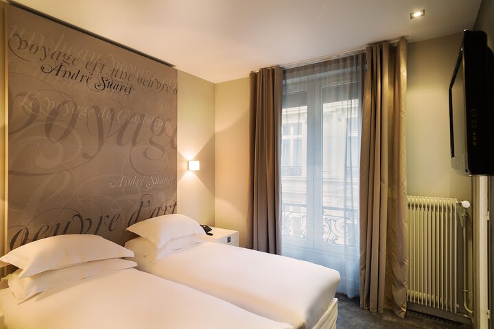 Room 14 of 37