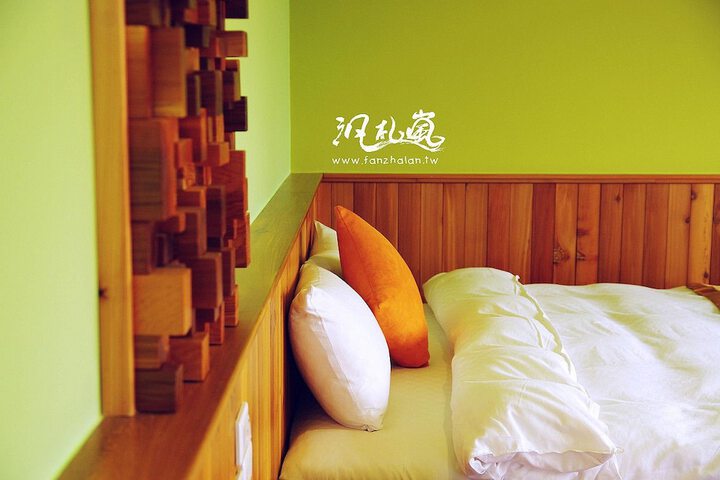 Room 3 of 63
