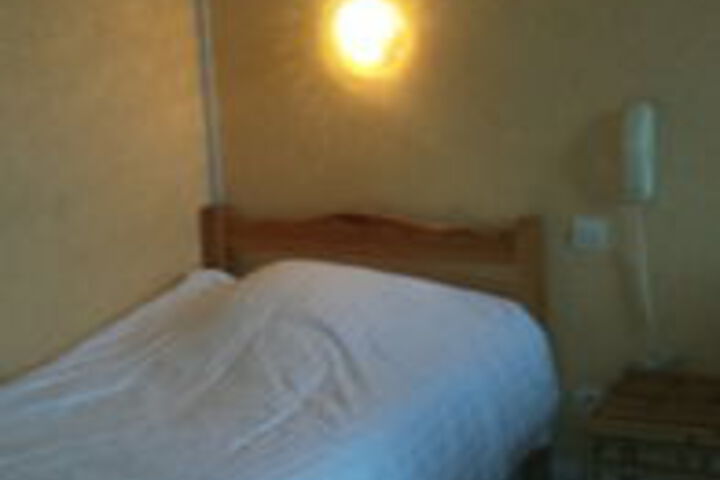 Room 18 of 40