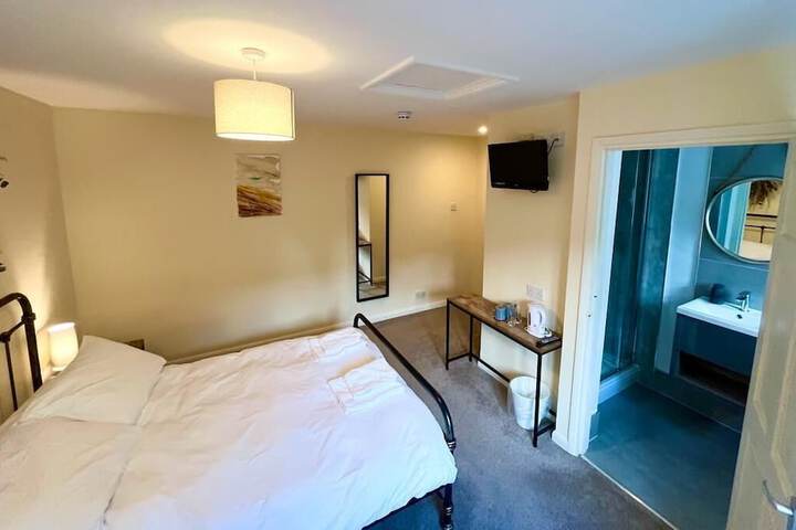Room 10 of 27