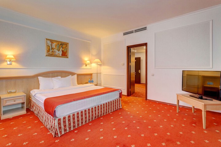 Room 25 of 74