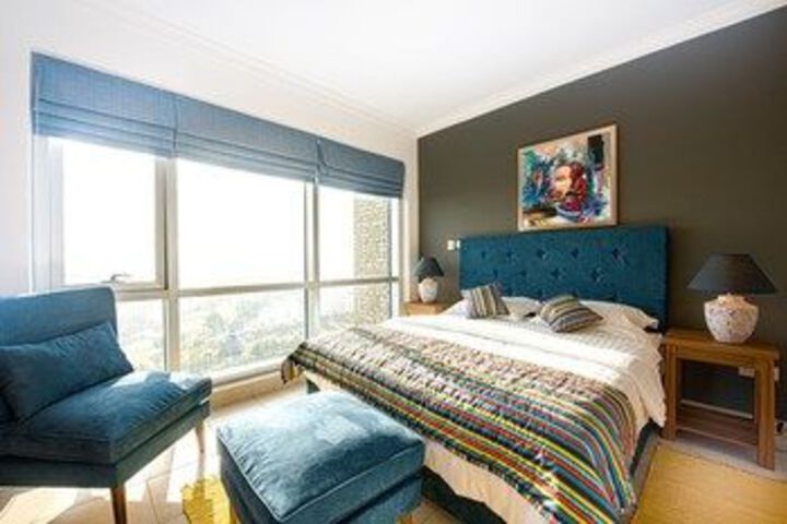 Room 6 of 14