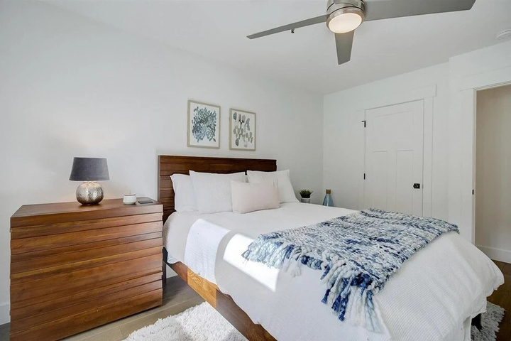Room 2 of 16