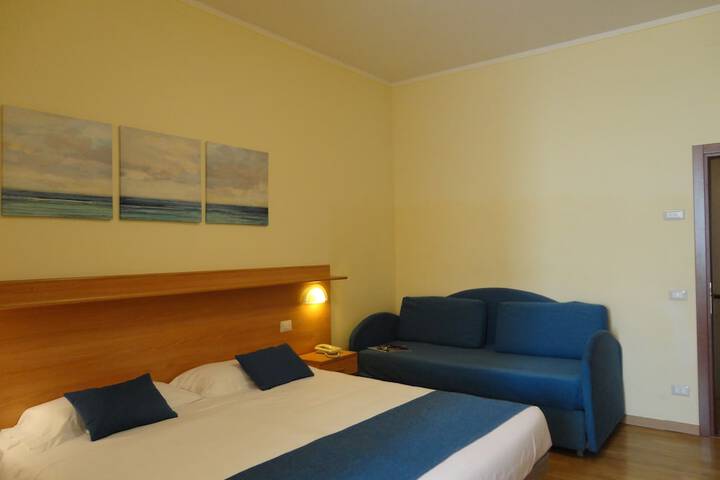 Room 9 of 79