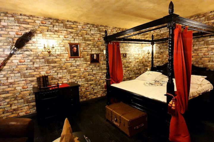 Room 32 of 88