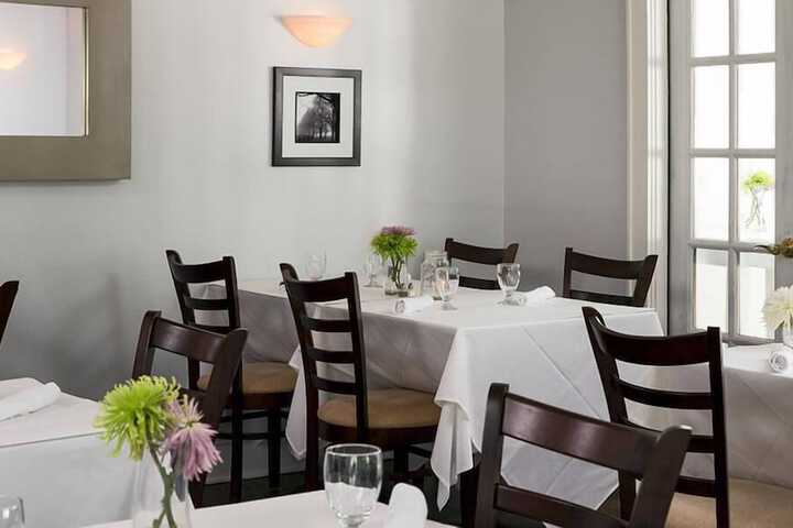 Dining 40 of 54