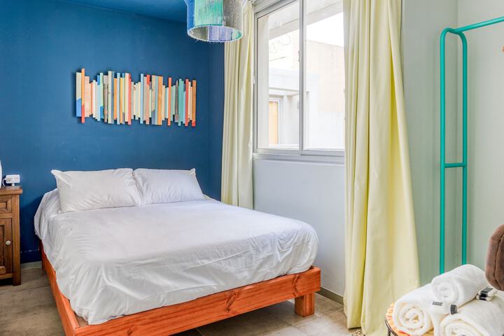 Room 6 of 46