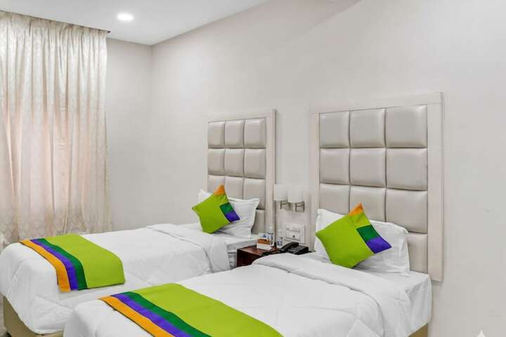 Room 11 of 23
