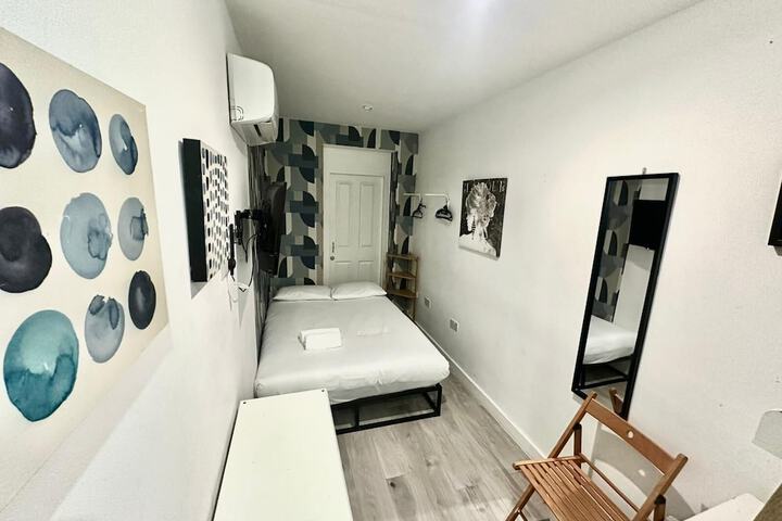 Room 30 of 59
