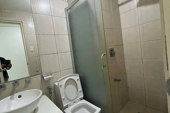 Room 11 of 24