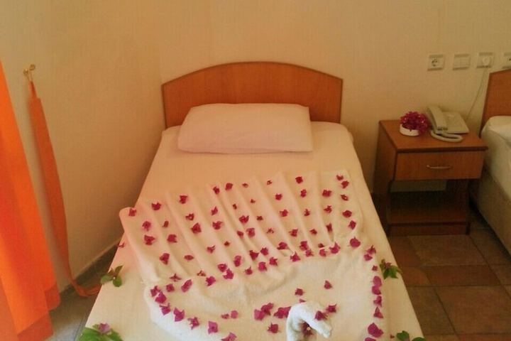 Room 5 of 25