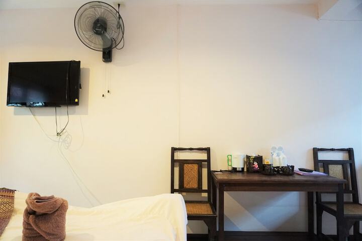 Room 13 of 30