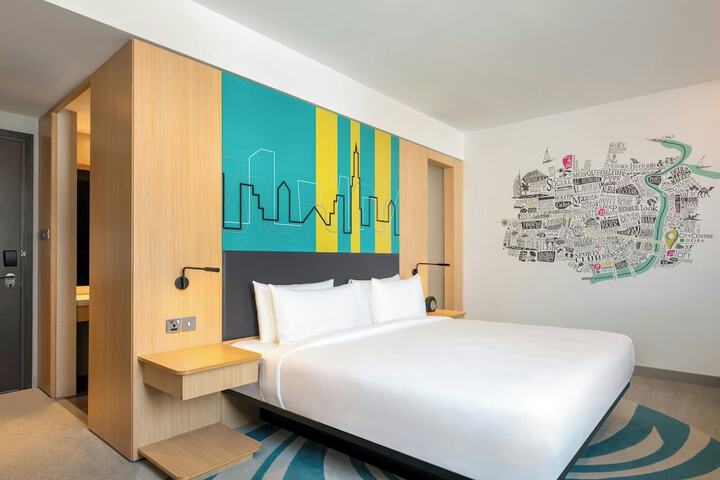 Room 44 of 116