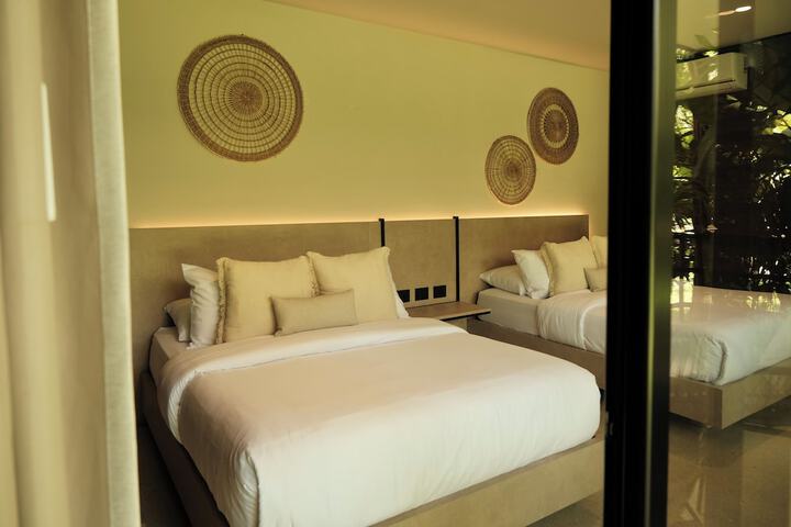 Room 3 of 48