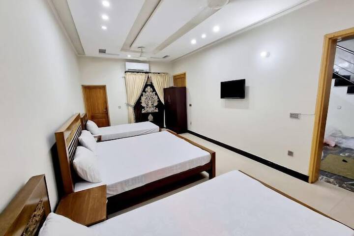 Room 6 of 20