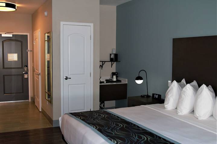 Room 4 of 24