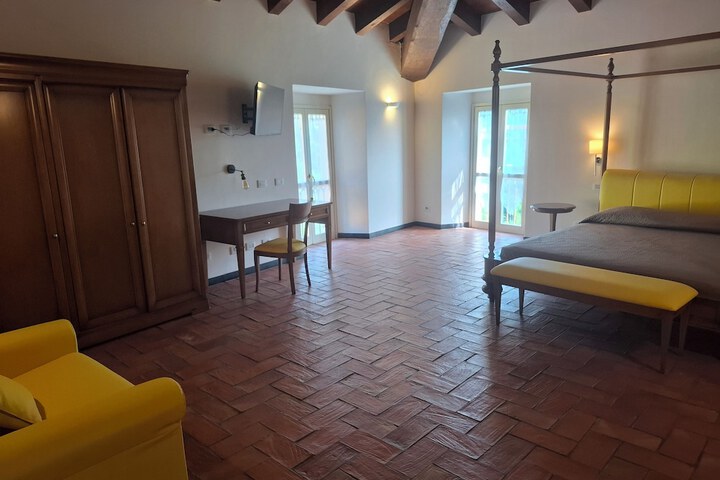 Room 14 of 84