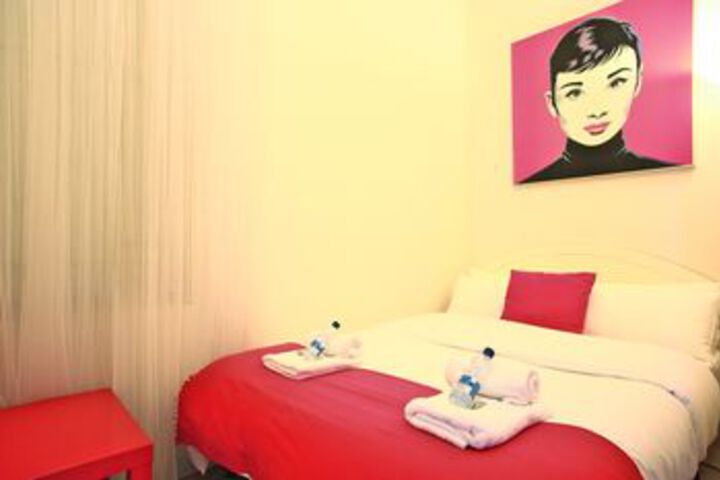 Room 8 of 14