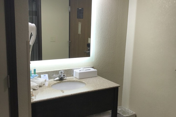 Room 26 of 62