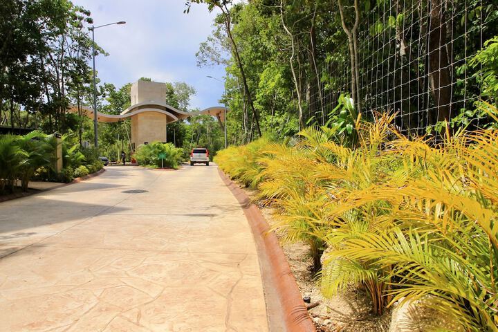 Hotel Exterior 103 of 117
