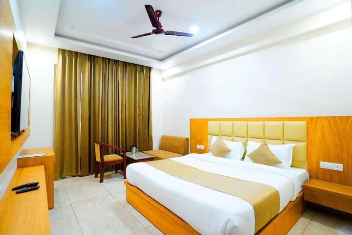 Room 3 of 17