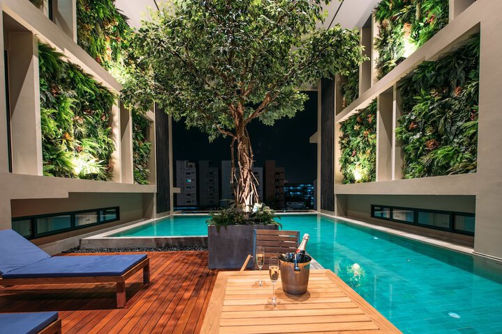 Pool 95 of 157