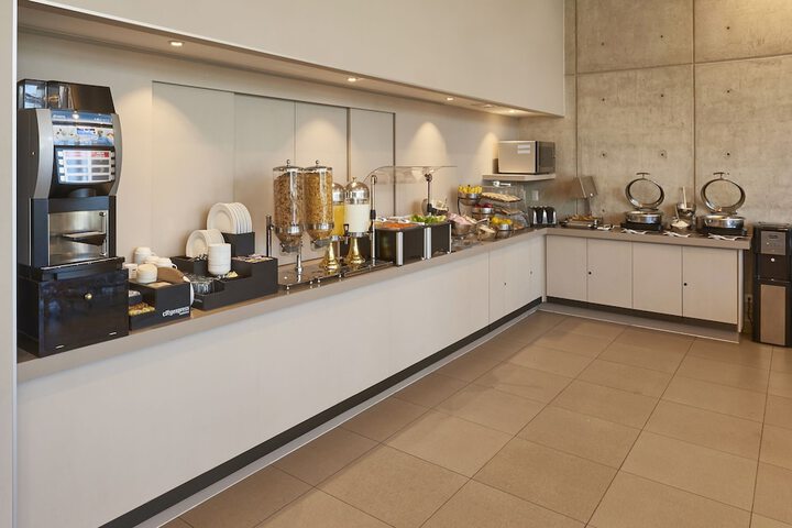 Breakfast/Coffee Service 84 of 104
