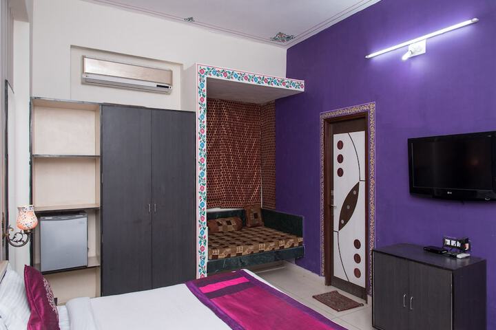 Room 7 of 15