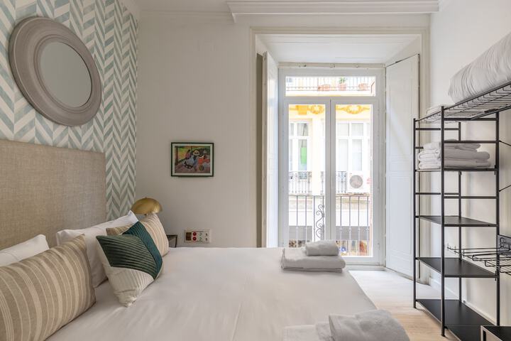 Room 5 of 83