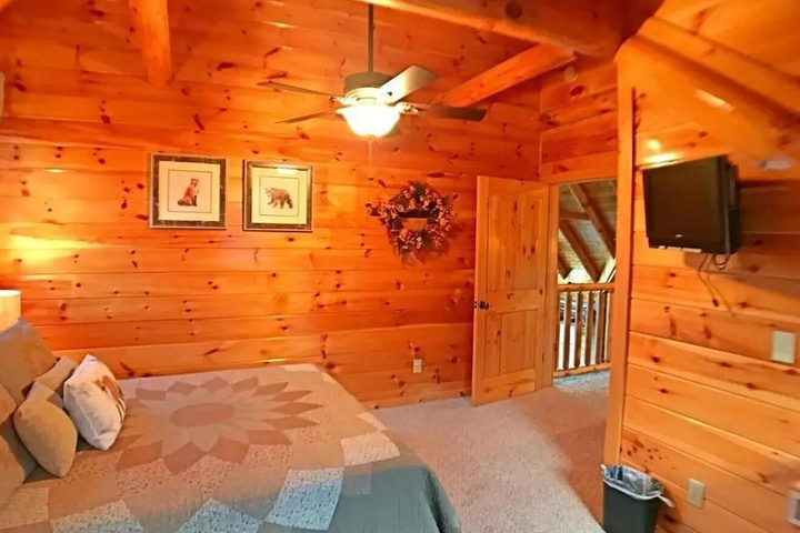 Room 2 of 8