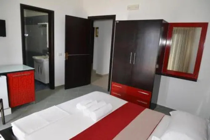 Room 5 of 15