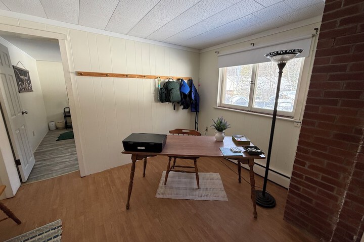 Room 19 of 212