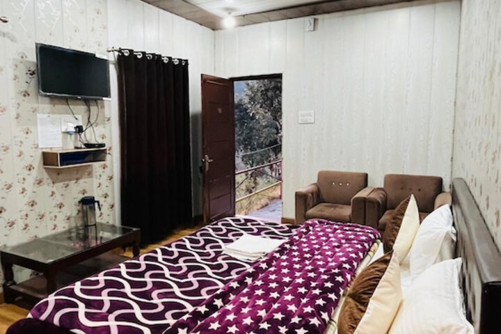 Room 4 of 28