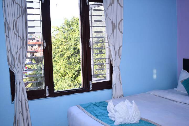 Room 7 of 16