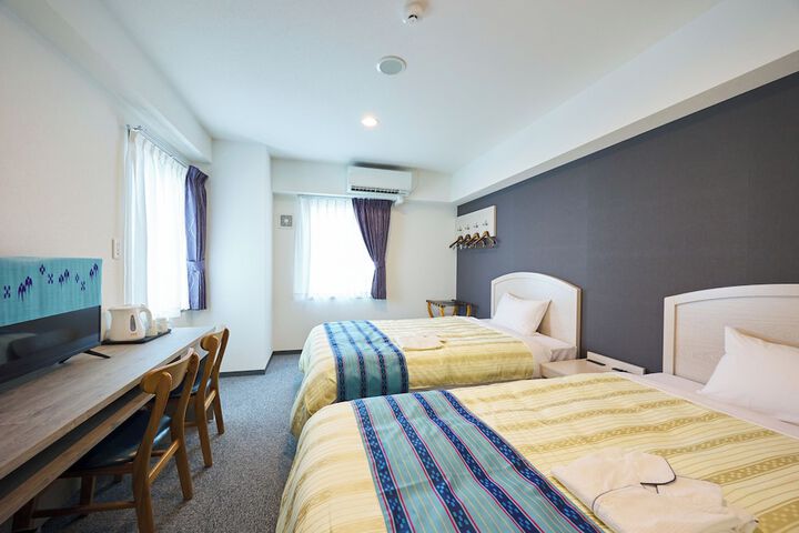 Room 10 of 19
