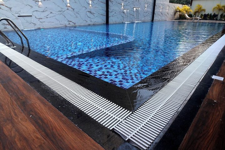 Pool 58 of 73