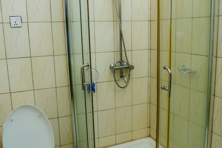 Room 18 of 38