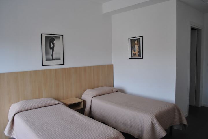 Room 32 of 86