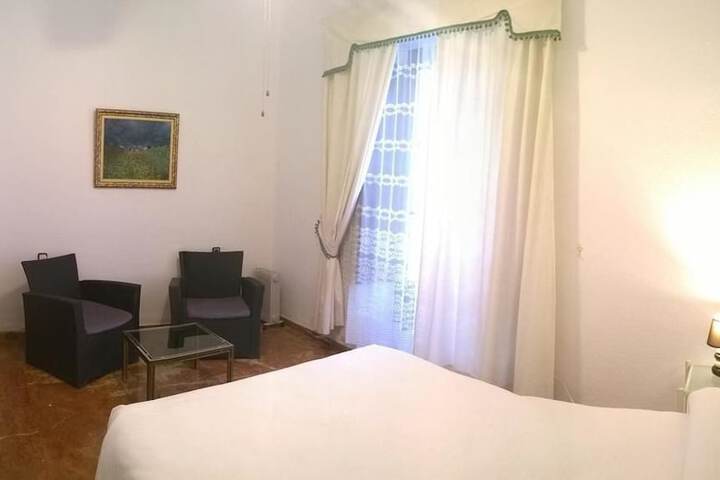 Room 3 of 62