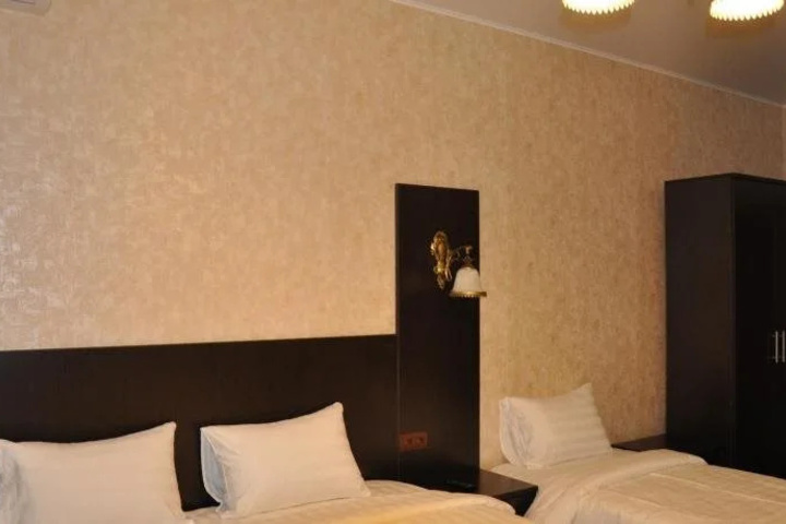 Room 2 of 20