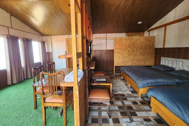 Room 17 of 39