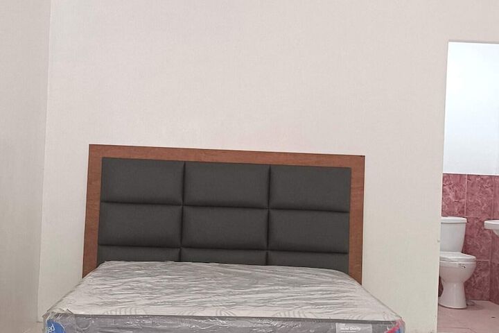 Room 15 of 33