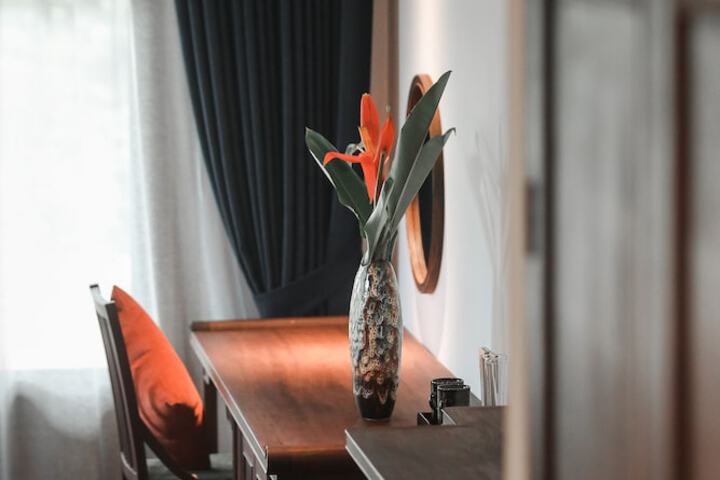 Room 28 of 63