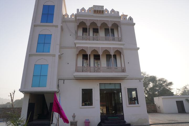 Hotel 63 of 73