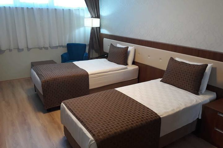 Room 27 of 87