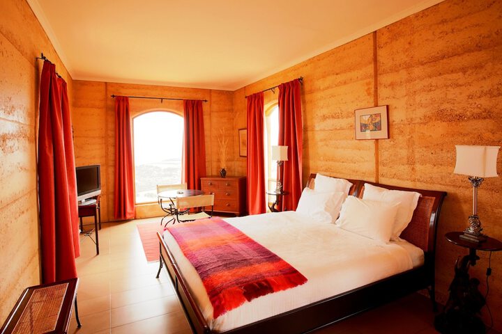 Room 2 of 17
