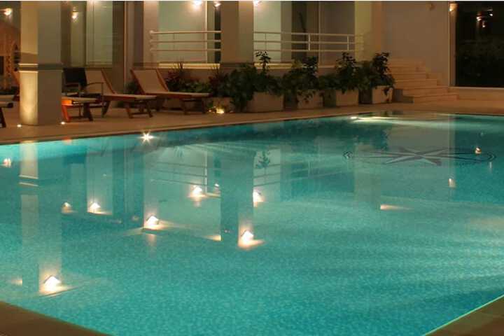 Hotel Pool